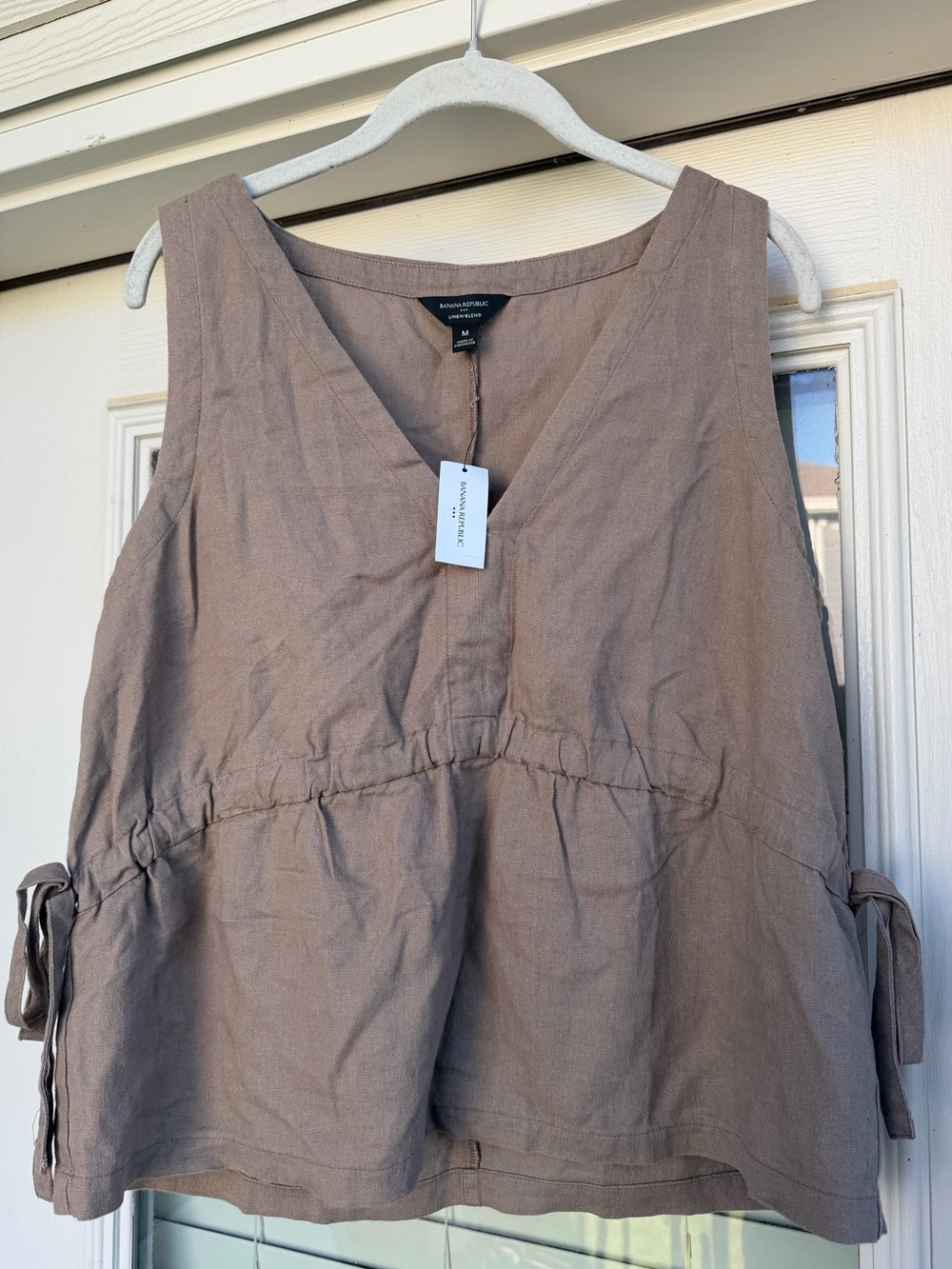 Banana Republic Taupe V-Neck Sleeveless Linen-Blend Tank